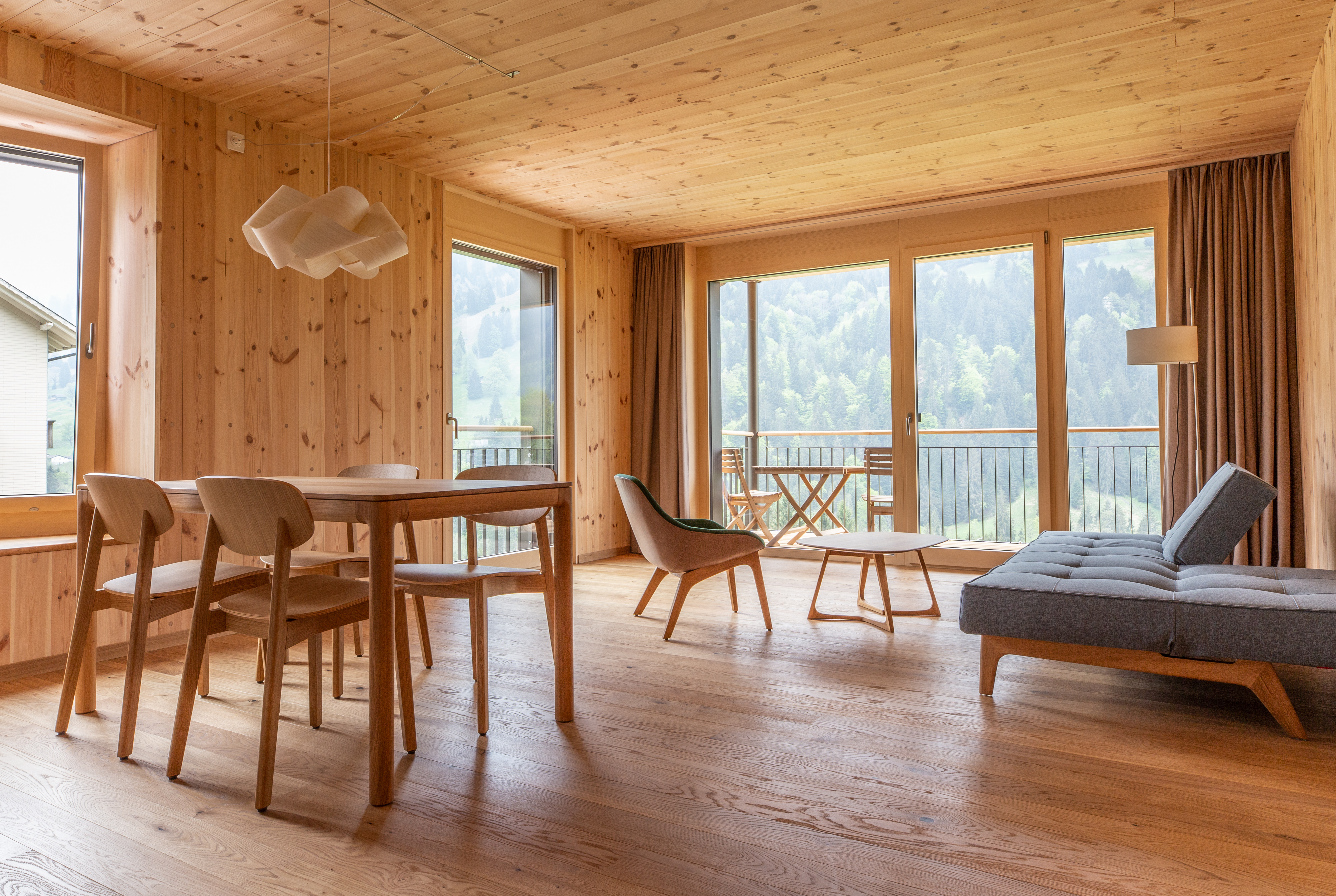 Ferienwohnungen im ChieneHuus in Holz100-Bauweise
