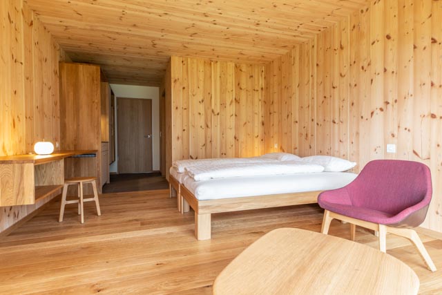 Doppelzimmer in der Holz100-Bauweise